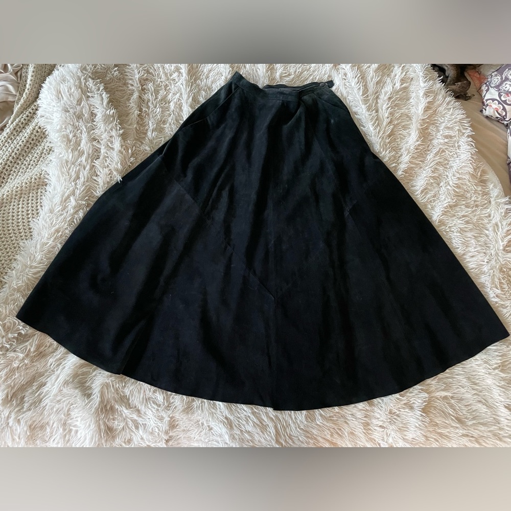 Vintage Rare!! Floor Length Black Suede Danier Skirt. Size14